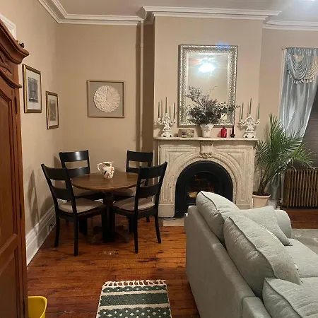 1 Bedroom Private Victorian Apt In Convenient City Location On 5 Acre, Sleeps 4 Poughkeepsie Extérieur photo