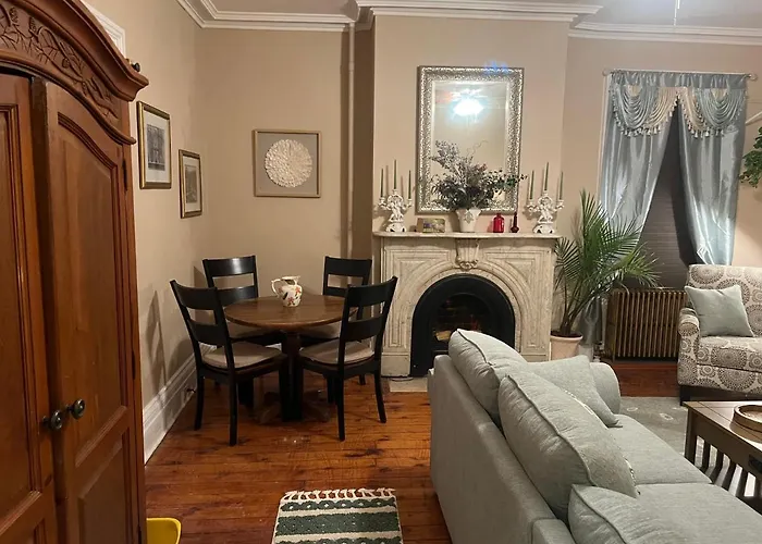 1 Bedroom Private Victorian Apt In Convenient City Location On 5 Acre, Sleeps 4