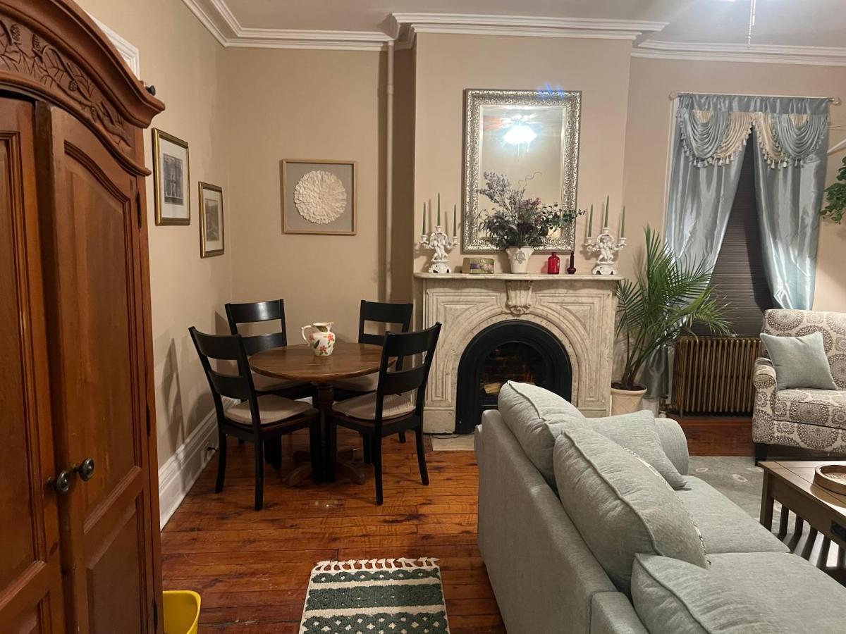 1 Bedroom Private Victorian In Convenient Location On 5 Acre, Sleeps 4