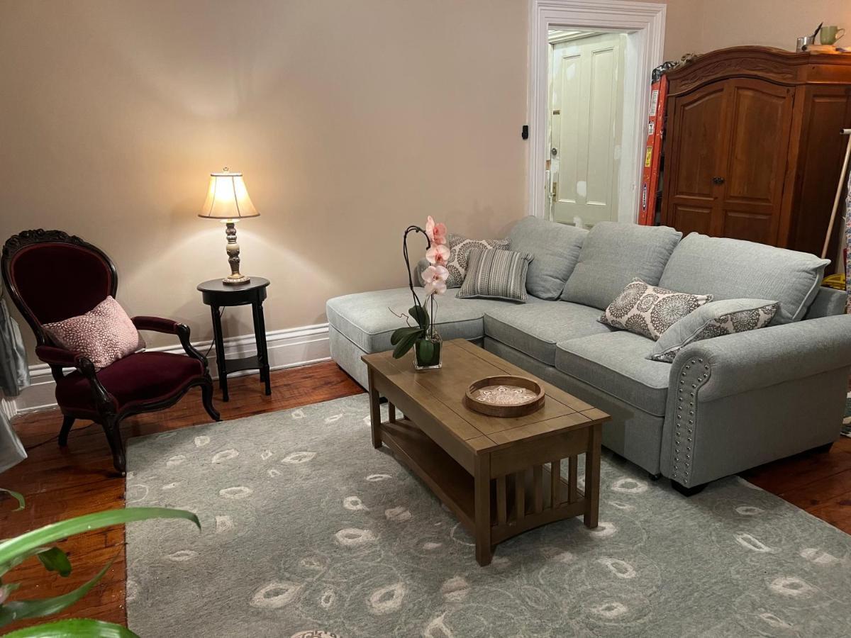 1 Bedroom Private Victorian In Convenient Location On 5 Acre, Sleeps 4 Poughkeepsie