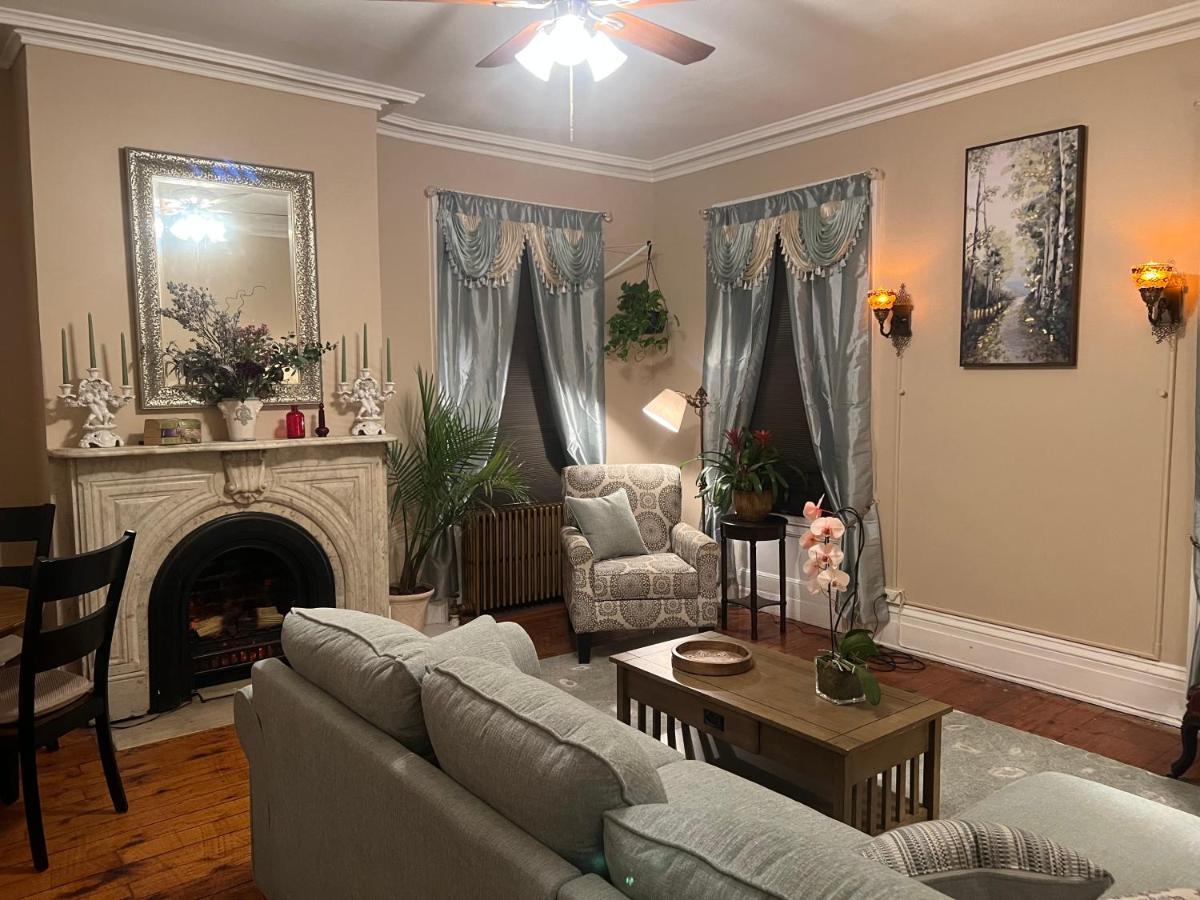 1 Bedroom Private Victorian In Convenient Location On 5 Acre, Sleeps 4 Poughkeepsie