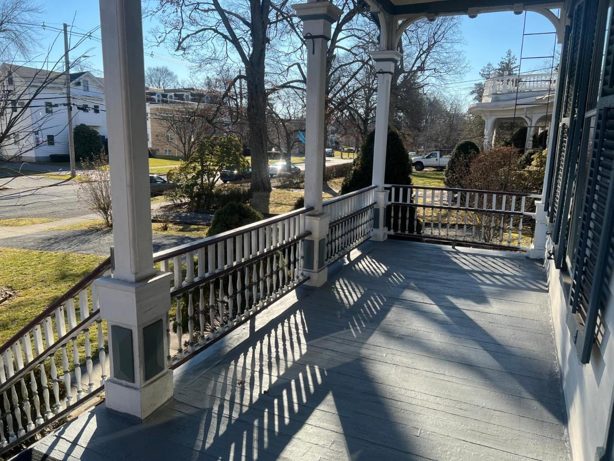 Apartment 1 Bedroom Private Victorian In Convenient Location On 5 Acre, Sleeps 4 *