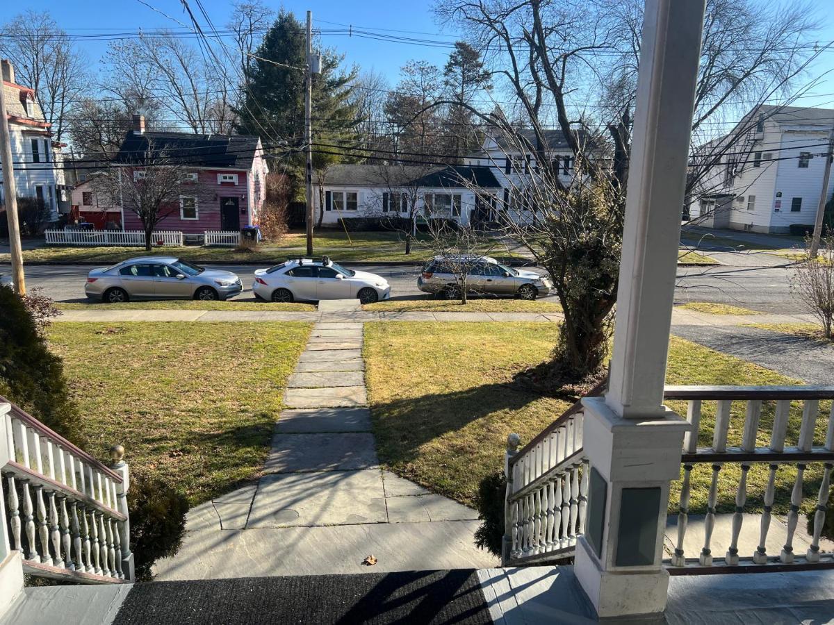 1 Bedroom Private Victorian In Convenient Location On 5 Acre, Sleeps 4 * Poughkeepsie
