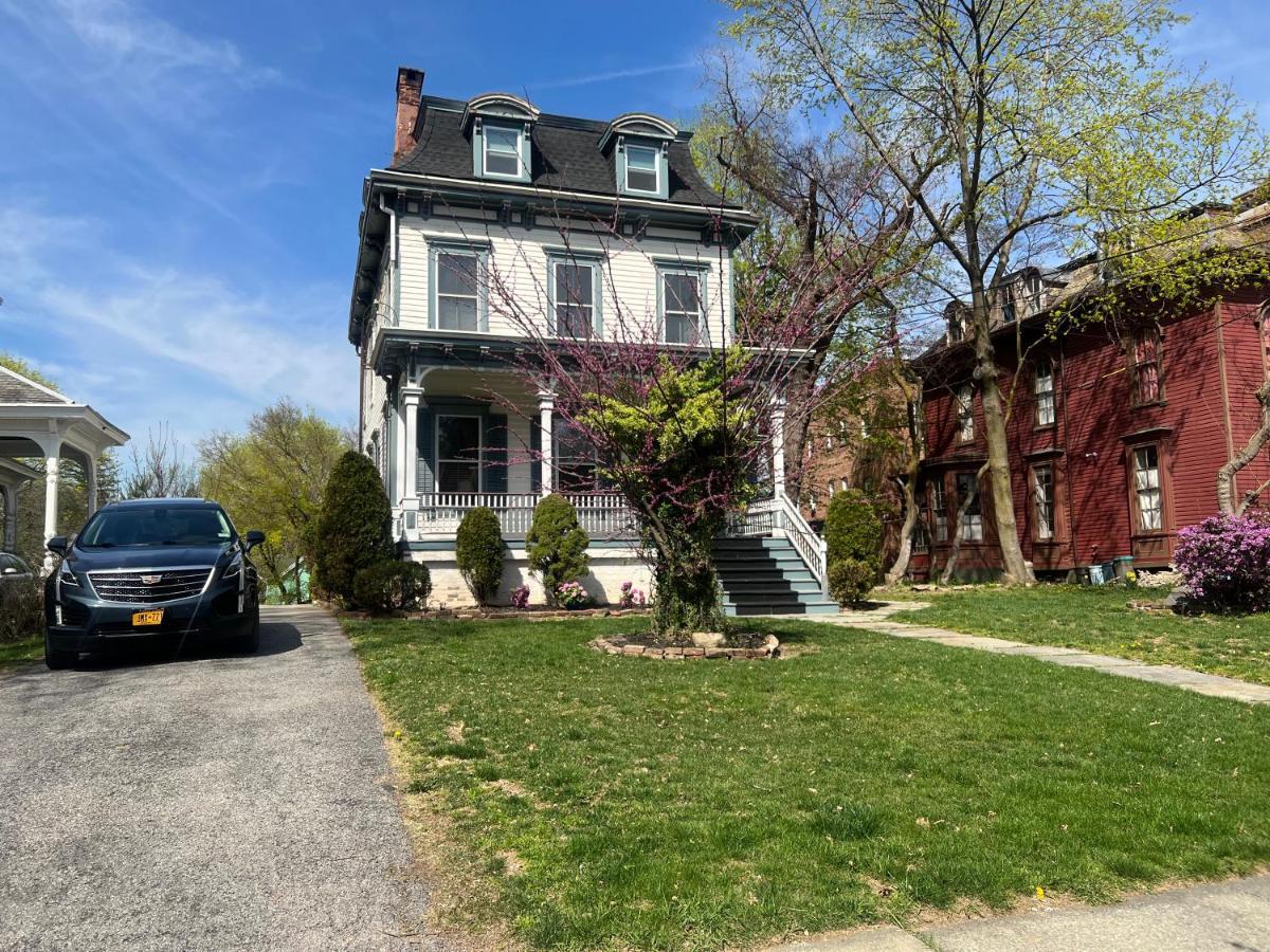 1 Bedroom Private Victorian In Convenient Location On 5 Acre, Sleeps 4 * Poughkeepsie